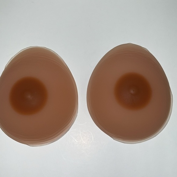NEW Frederick’s Of Hollywood Silicone Breast Enhancers Size 34A Retails $189.00 - Picture 3 of 6